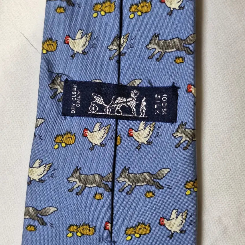 [BUNJANG] Hermes Sky Blue Fox and Chicken Pattern Silk Tie / 에르메스 스카이블루 여우 닭패턴 실크 넥타이
