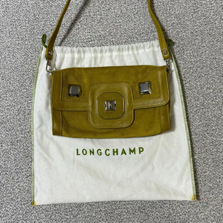 [BUNJANG] Longcamp 롱샴 모스그린 벨벳 숄더백 / Longcamp 롱샴 모스그린 벨벳 숄더백