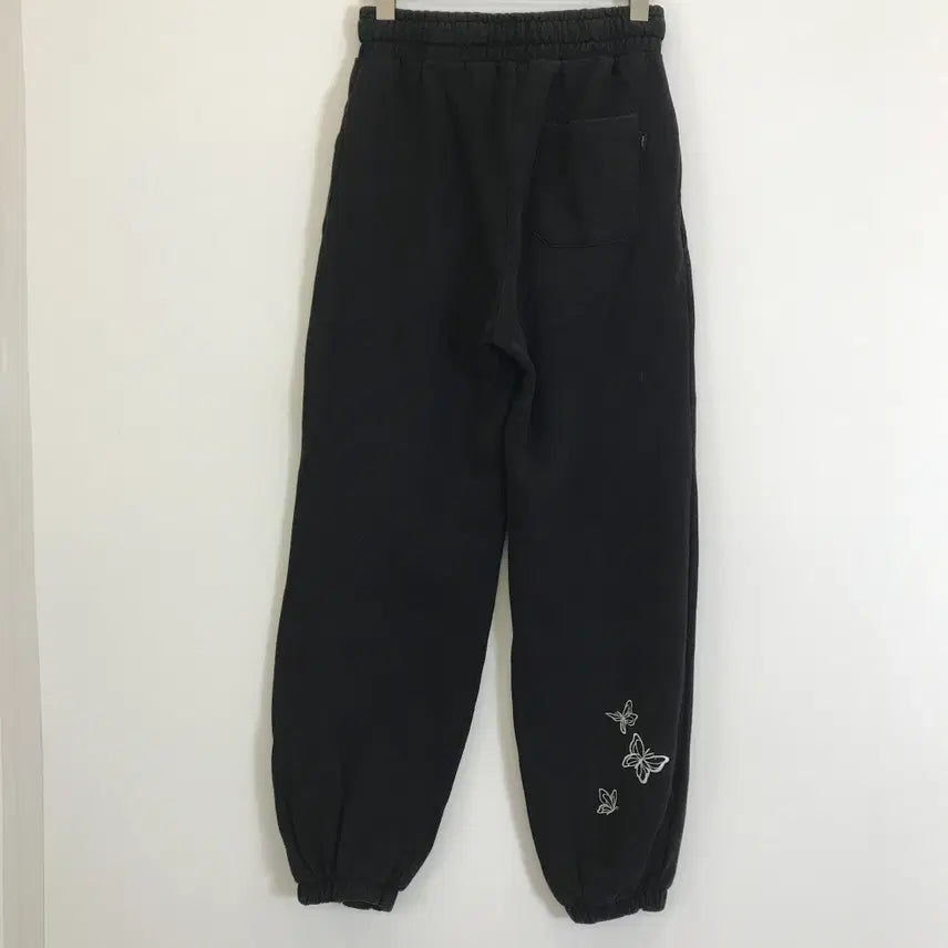 [BUNJANG] CPGN Studio Embroidered Sweat Jogger Pants [M] / CPGN studio 꼼빠뇨 자수 스웻조거팬츠 [M]