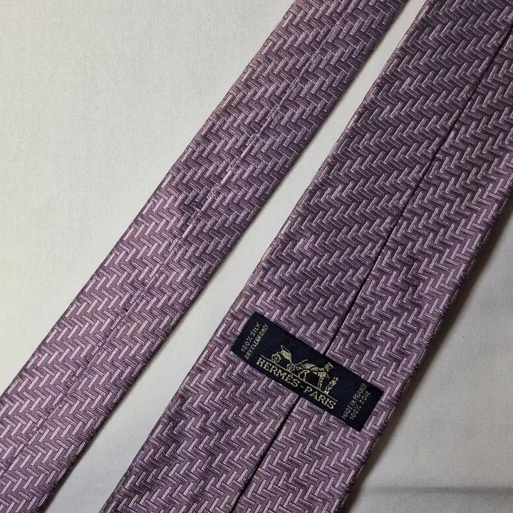 [BUNJANG] Hermès Lilac Geometric Silk Necktie / 에르메스 라일락 기하패턴 실크 넥타이