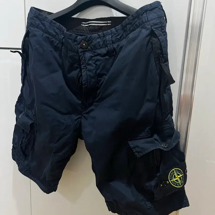 [BUNJANG] Stone Island Navy Cargo Shorts / 23fw 스톤아일랜드 네이비 카고반바지 32-33