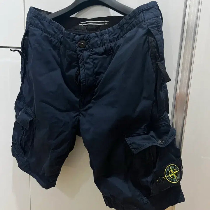[BUNJANG] Stone Island Navy Cargo Shorts / 23fw 스톤아일랜드 네이비 카고반바지 32-33