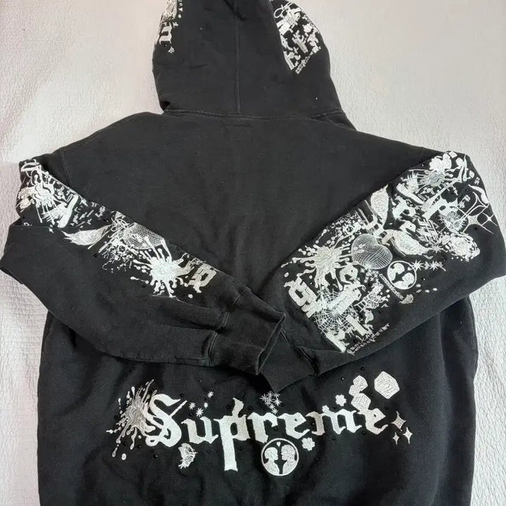[BUNJANG] Supreme Aoi Black Zip-Up Hoodie 24SS (Size L) / 슈프림 아오이 블랙 집업 후드티 24SS L사이즈