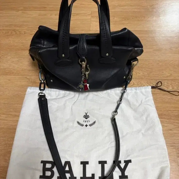 [SOLD OUT] 발리(Bally) 모리츠 마드리엘레 백 / 블랙