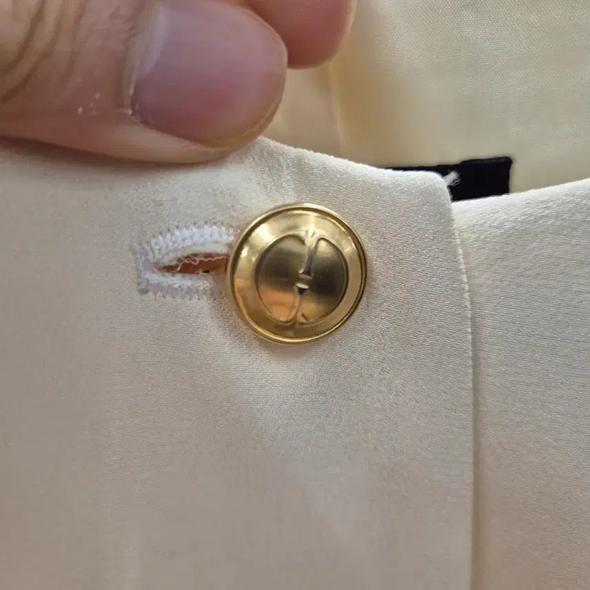 [BUNJANG] Gucci Ivory Silk Jacket / 구찌 실크 100% 아이보리 자켓 42