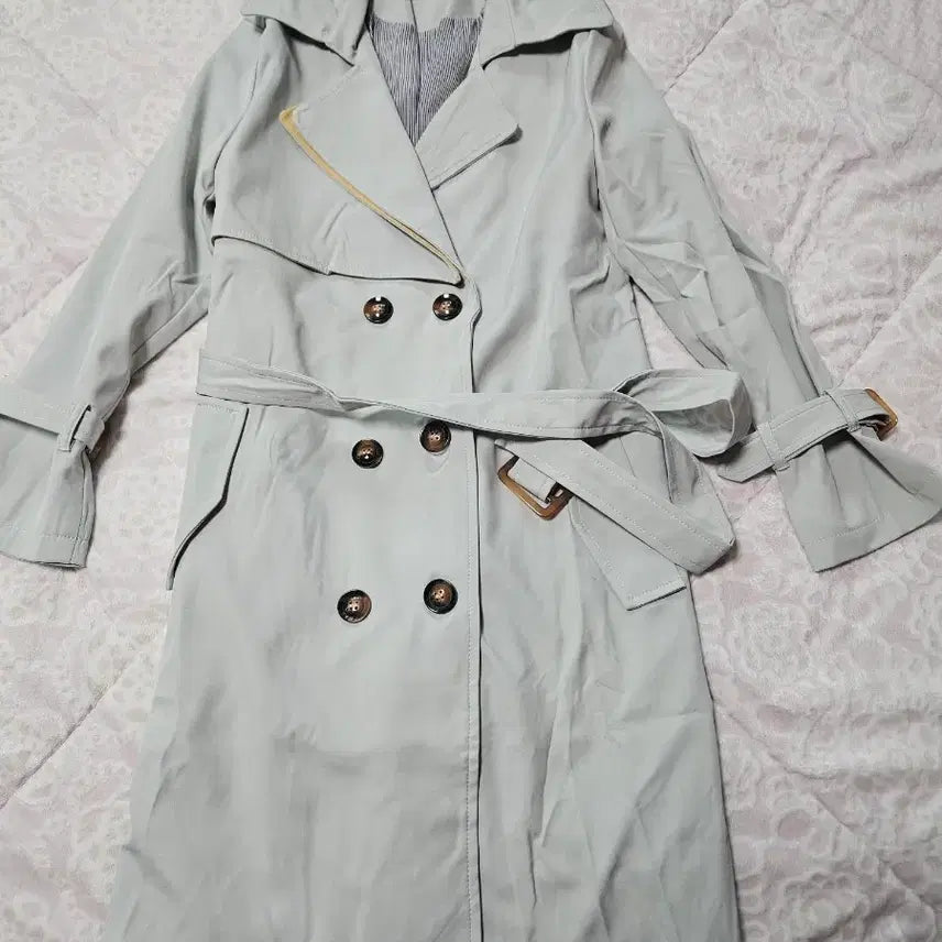 [BUNJANG] Mint Green Double Button Trench Coat / 민트색 더블 버튼 트렌치 코트