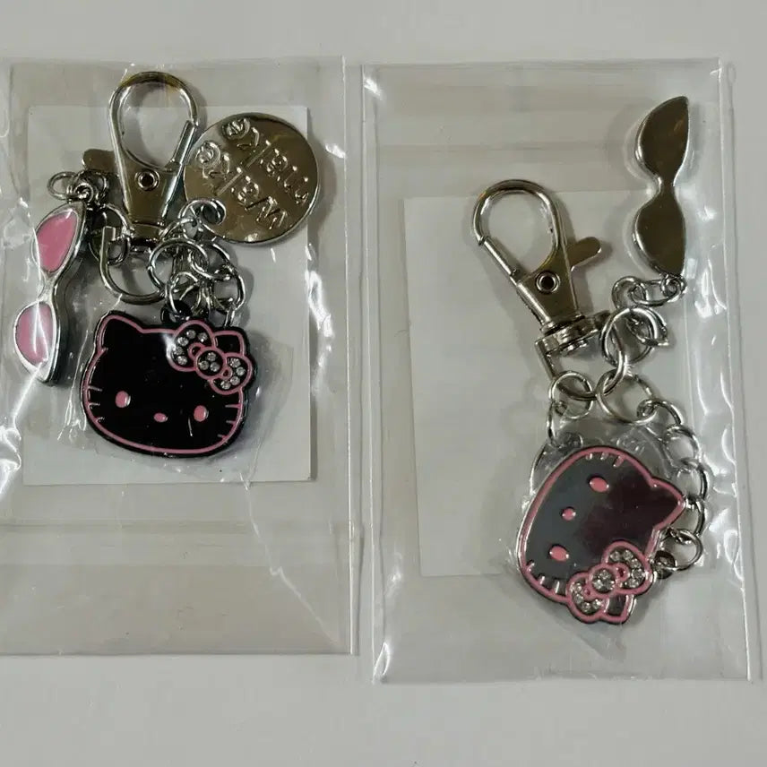 [SOLD OUT] 웨이크메이크 참 키링 실버+블랙