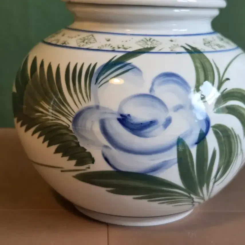 [BUNJANG] Celadon Porcelain Peony Jar / 목단 항아리