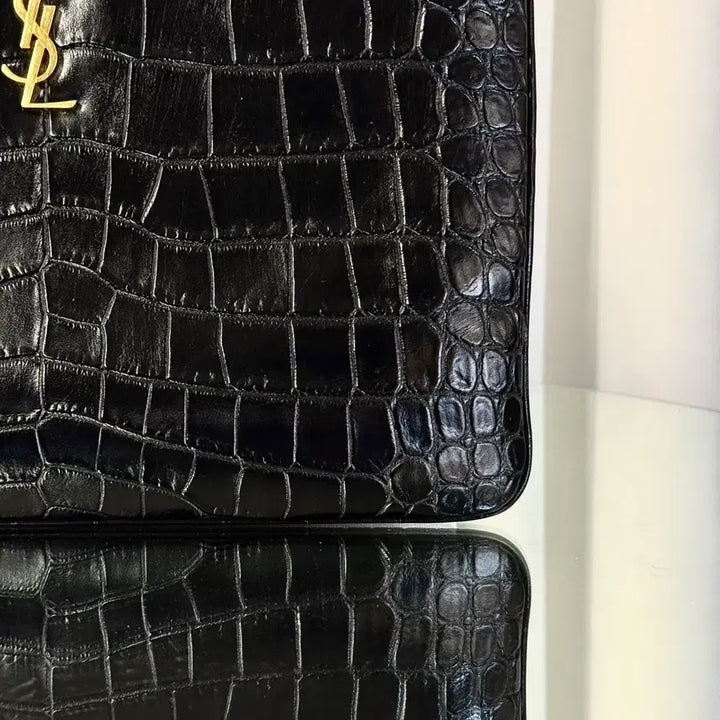 [BUNJANG] Yves Saint Laurent Crocodile Black Gold Clutch Bag / 입생로랑 크로커다일 블랙 골드 클러치백