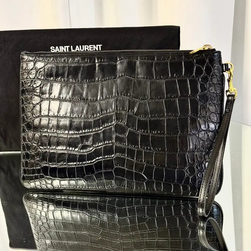 [BUNJANG] Yves Saint Laurent Crocodile Black Gold Clutch Bag / 입생로랑 크로커다일 블랙 골드 클러치백