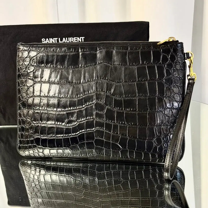 [BUNJANG] Yves Saint Laurent Crocodile Black Gold Clutch Bag / 입생로랑 크로커다일 블랙 골드 클러치백