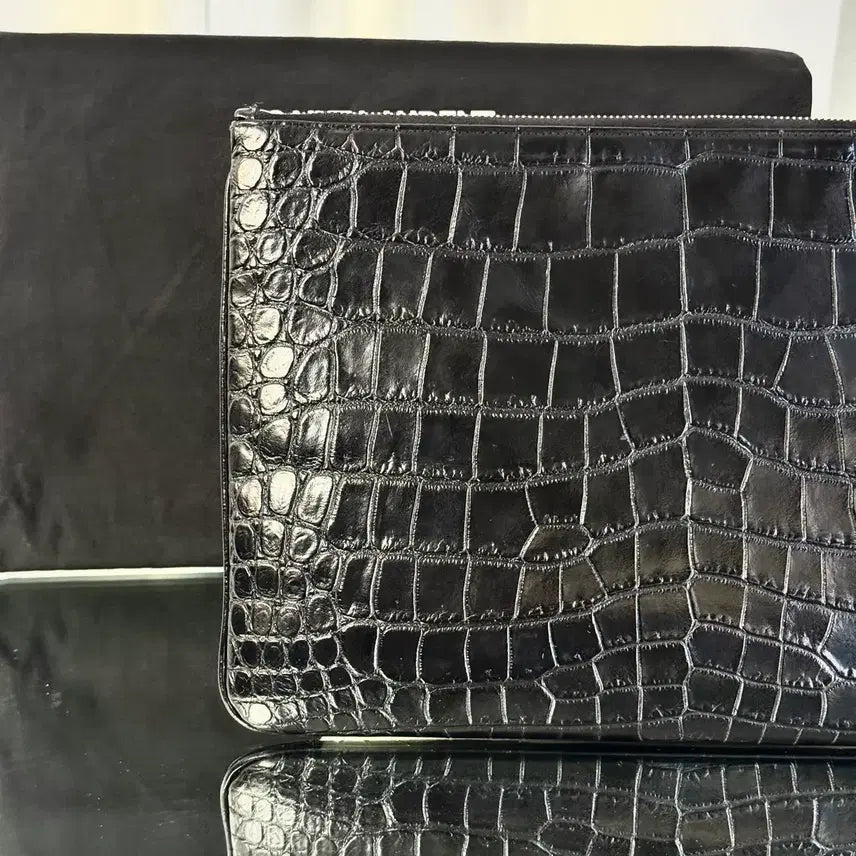 [BUNJANG] Yves Saint Laurent Crocodile Black Gold Clutch Bag / 입생로랑 크로커다일 블랙 골드 클러치백