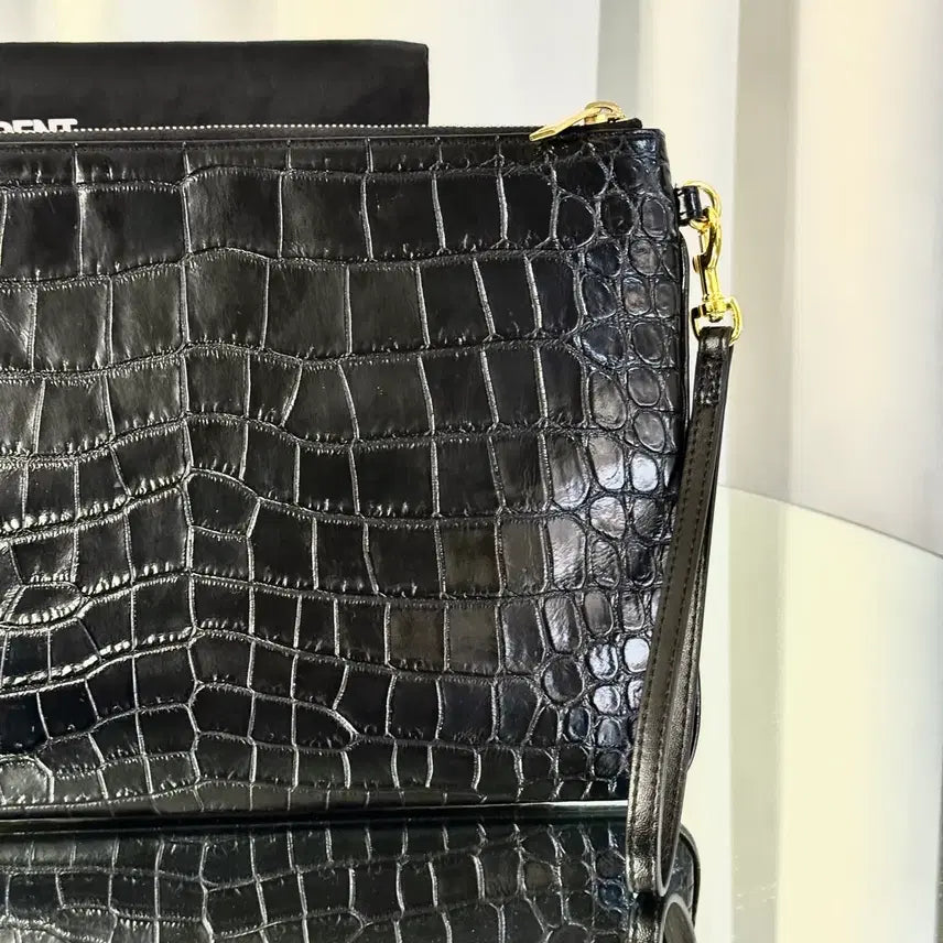 [BUNJANG] Yves Saint Laurent Crocodile Black Gold Clutch Bag / 입생로랑 크로커다일 블랙 골드 클러치백