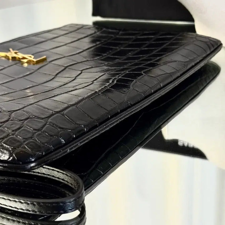 [BUNJANG] Yves Saint Laurent Crocodile Black Gold Clutch Bag / 입생로랑 크로커다일 블랙 골드 클러치백