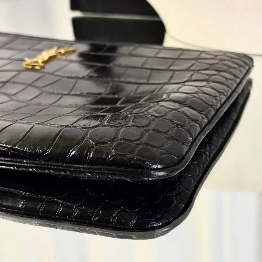 [BUNJANG] Yves Saint Laurent Crocodile Black Gold Clutch Bag / 입생로랑 크로커다일 블랙 골드 클러치백