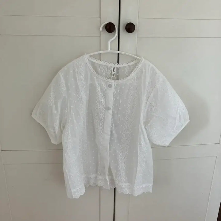 [BUNJANG] YINIXIU White Lace Vintage Blouse / YINIXIU 화이트 레이스 빈티지 반팔 블라우스