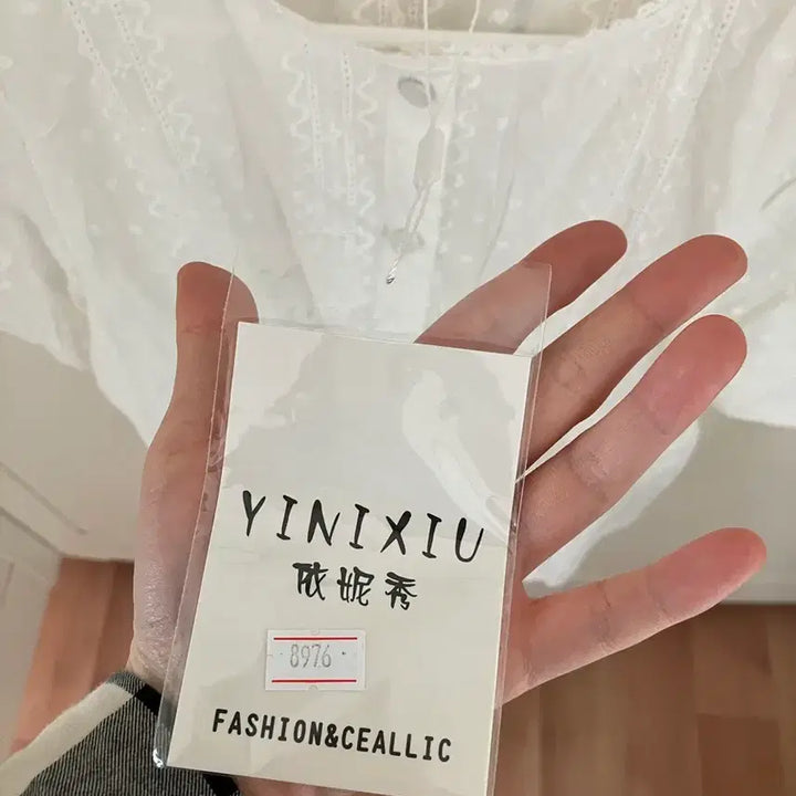 [BUNJANG] YINIXIU White Lace Vintage Blouse / YINIXIU 화이트 레이스 빈티지 반팔 블라우스