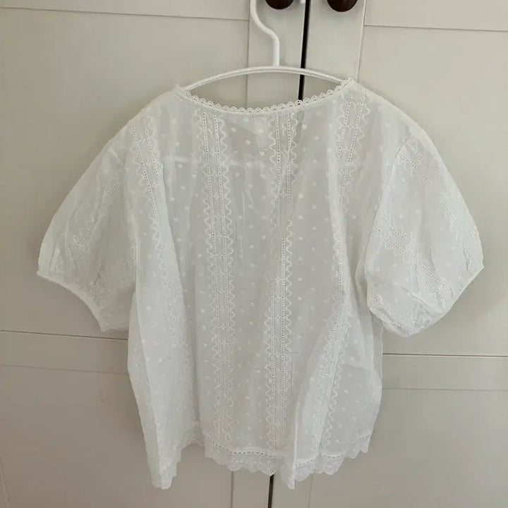 [BUNJANG] YINIXIU White Lace Vintage Blouse / YINIXIU 화이트 레이스 빈티지 반팔 블라우스