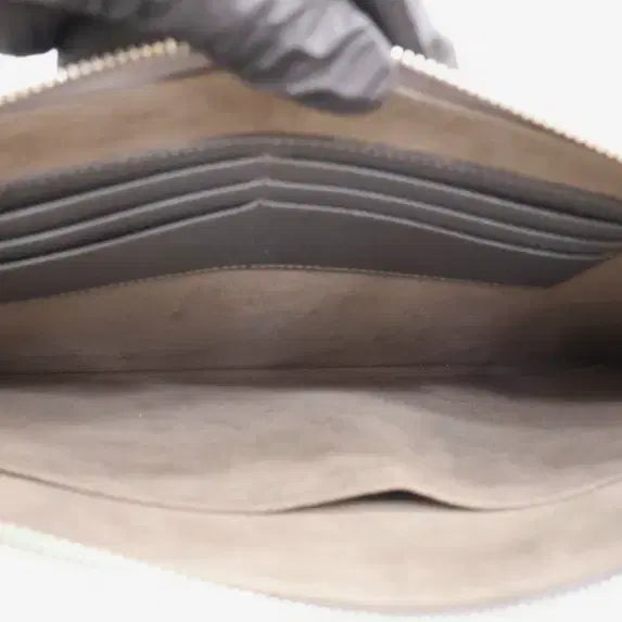 [BUNJANG] Gucci Interlocking G Cut Out Pouch Clutch / 구찌 컷 아웃 인터로킹 G 파우치 클러치 723320