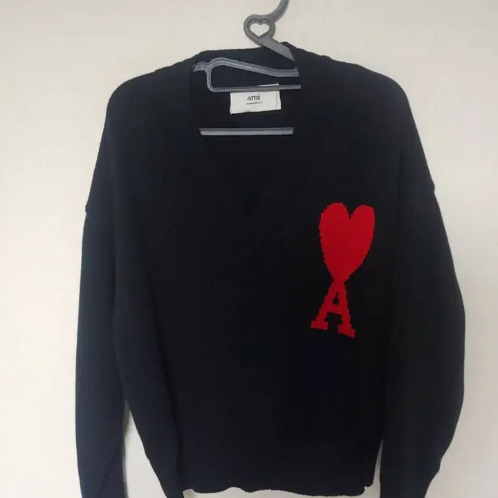 [BUNJANG] AMI Oversized Big Logo V-Neck Sweater / 아미 오버사이즈 빅로고 브이넥 스웨터