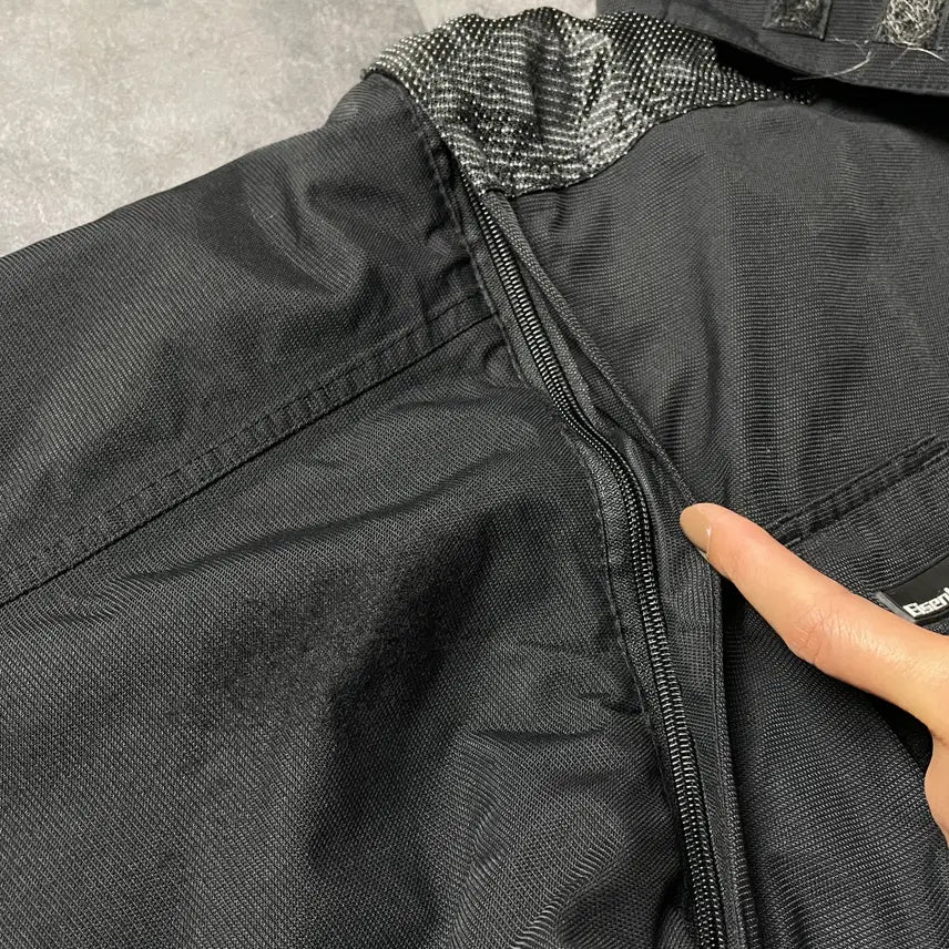 [BUNJANG] Dickies Black Detachable Hood Vest Work Jacket / DICKIES 디키즈 블랙 후드 탈부착 베스트 워크 자켓 A00830