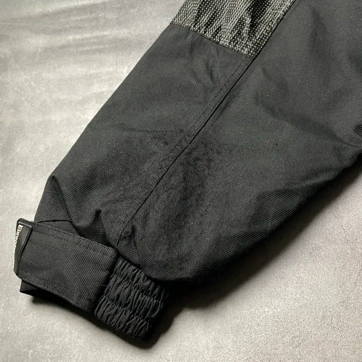 [BUNJANG] Dickies Black Detachable Hood Vest Work Jacket / DICKIES 디키즈 블랙 후드 탈부착 베스트 워크 자켓 A00830