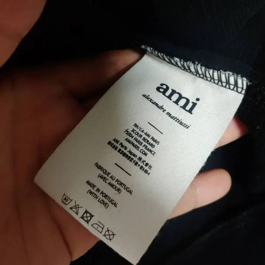 [BUNJANG] BTS (防弾少年団) Tone-on-Tone Heart Logo Hooded Zip-up - Black / 아미 톤온톤 하트 로고 후드집업 블랙
