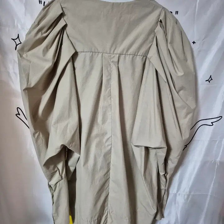 [BUNJANG] FIND J V-Neck Puff Blouse / FIND J 브이넥 퍼프 블라우스