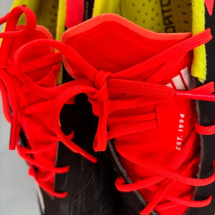 [BUNJANG] Adidas Predator TF Elite Soccer Shoes / 아디다스 프레데터 tf 엘리트 2번 사용 박스 다 있음