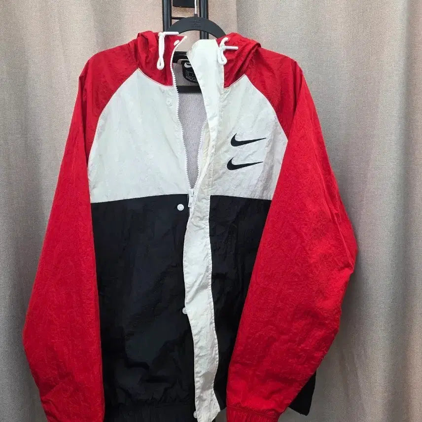 [SOLD OUT] 나이키 스우시 바람막이 자켓 레드/블랙