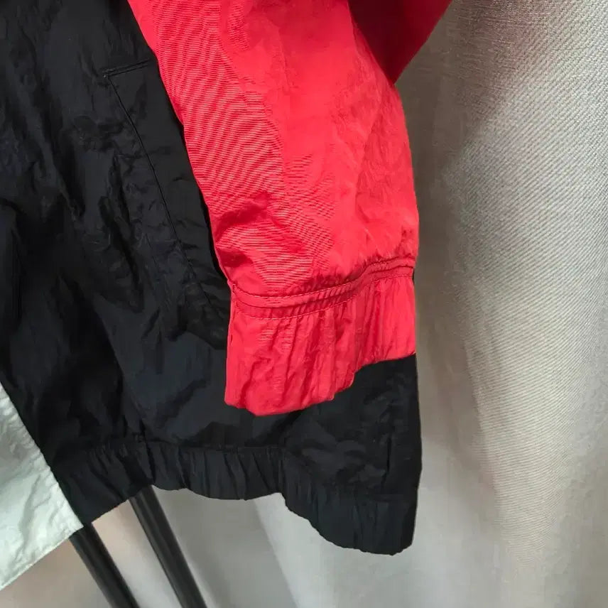 [SOLD OUT] 나이키 스우시 바람막이 자켓 레드/블랙