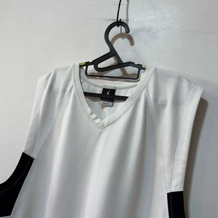 [BUNJANG] Jordan White Black Stripe Tank Top XL / 조던 화이트 블랙 스트라이프 민소매 XL