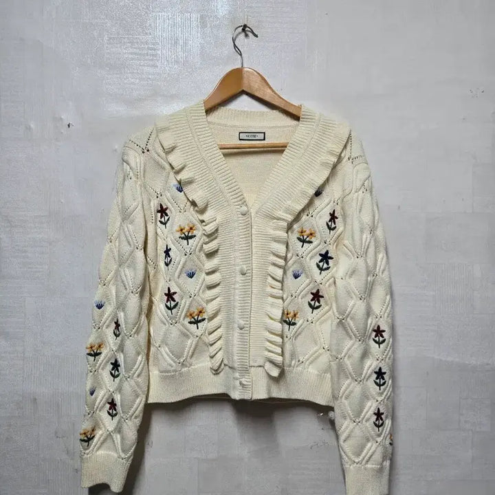 [BUNJANG] KUOSE Flower Embroidered Frill Cardigan Set L / 미착용) KUOSE 플라워 자수 프릴 가디건 세트 L
