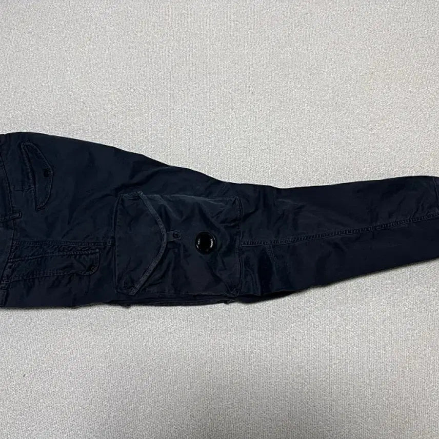 [SOLD OUT] C.P 컴퍼니 카고 바지 남성용 36인치