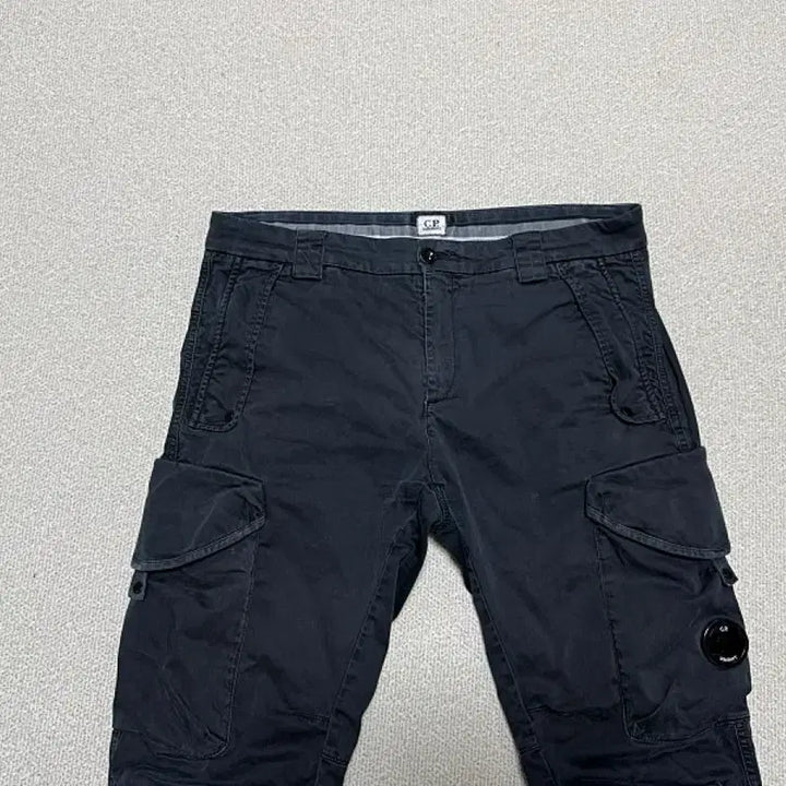 [SOLD OUT] C.P 컴퍼니 카고 바지 남성용 36인치
