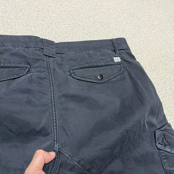 [SOLD OUT] C.P 컴퍼니 카고 바지 남성용 36인치