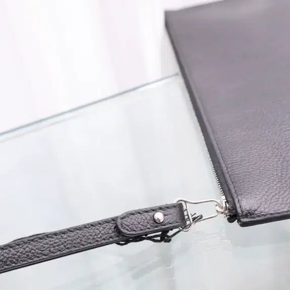 [BUNJANG] Balenciaga Logo Strap Clutch 655605 / 발렌시아가 미사용 새상품 로고 스트랩 클러치 655605