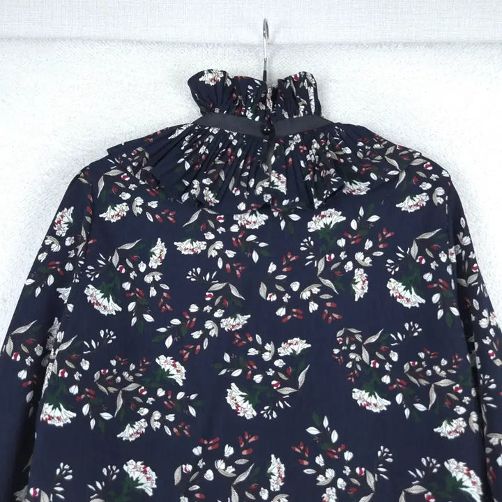 [BUNJANG] Floral Ribbon Blouse (Navy) - Women&