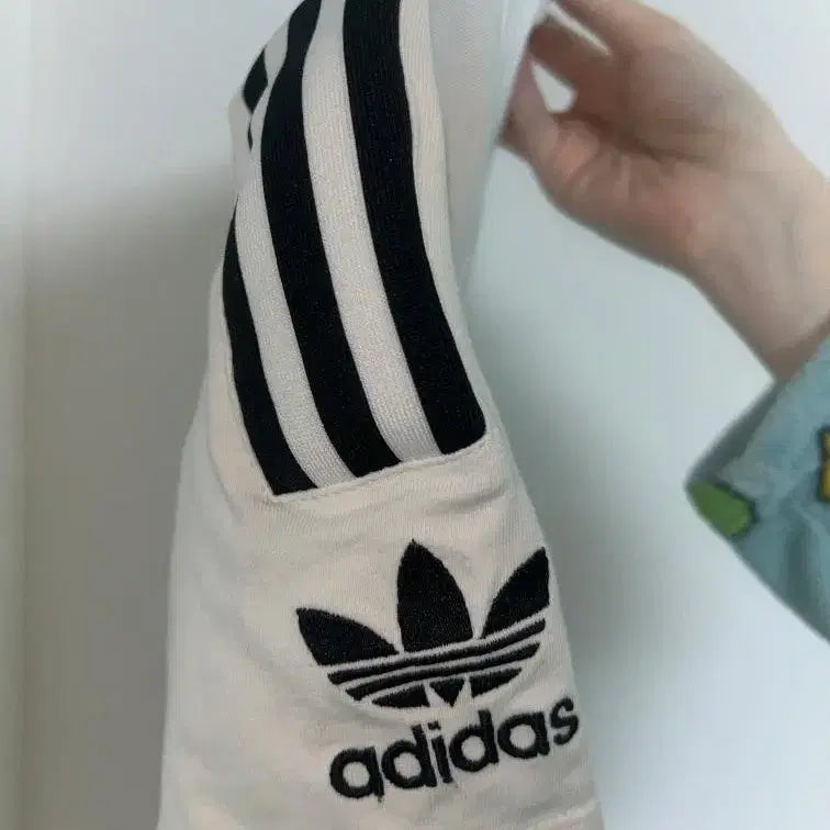 [BUNJANG] Adidas Slim Fit Short Sleeve T-shirt / 아디다스 슬림핏 딱붙핏 반팔
