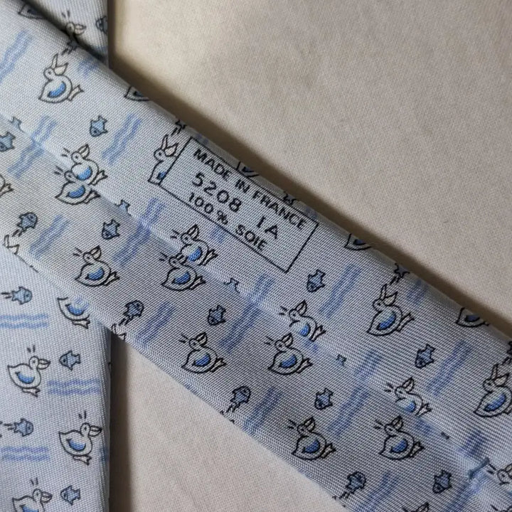 [BUNJANG] Hermes Light Blue Bird Fish Pattern Silk Tie / 에르메스 라이트블루 버드 피쉬패턴 실크 넥타이