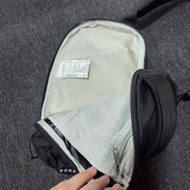 [SOLD OUT] 노스페이스 블랙 보레알리스 슬링백 26042121
