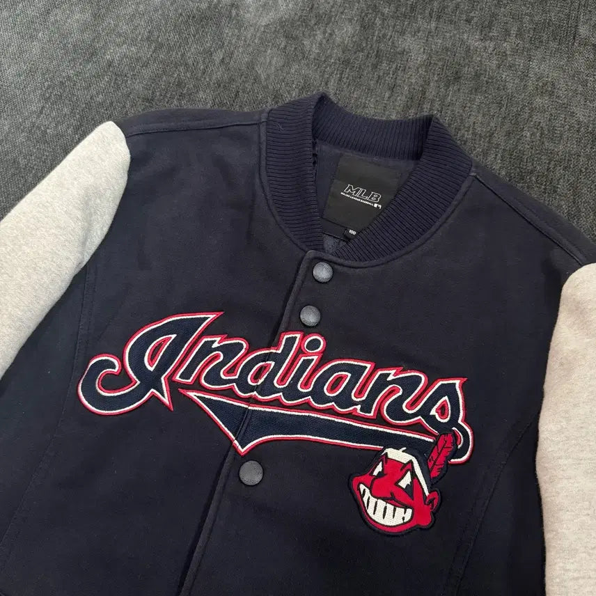 [SOLD OUT] 100 MLB 인디언스 야구 점퍼