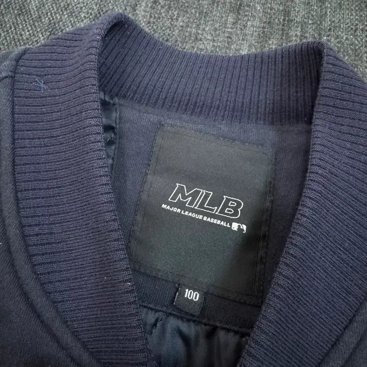 [SOLD OUT] 100 MLB 인디언스 야구 점퍼