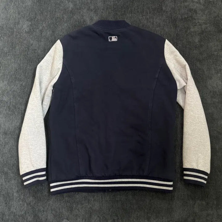 [SOLD OUT] 100 MLB 인디언스 야구 점퍼