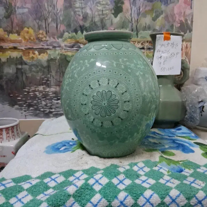 [BUNJANG] Celadon Porcelain Chrysanthemum Motif Small Jar / 흙백삼감 국화문 소호