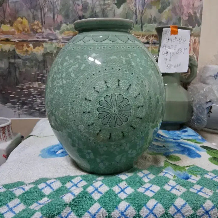 [BUNJANG] Celadon Porcelain Chrysanthemum Motif Small Jar / 흙백삼감 국화문 소호