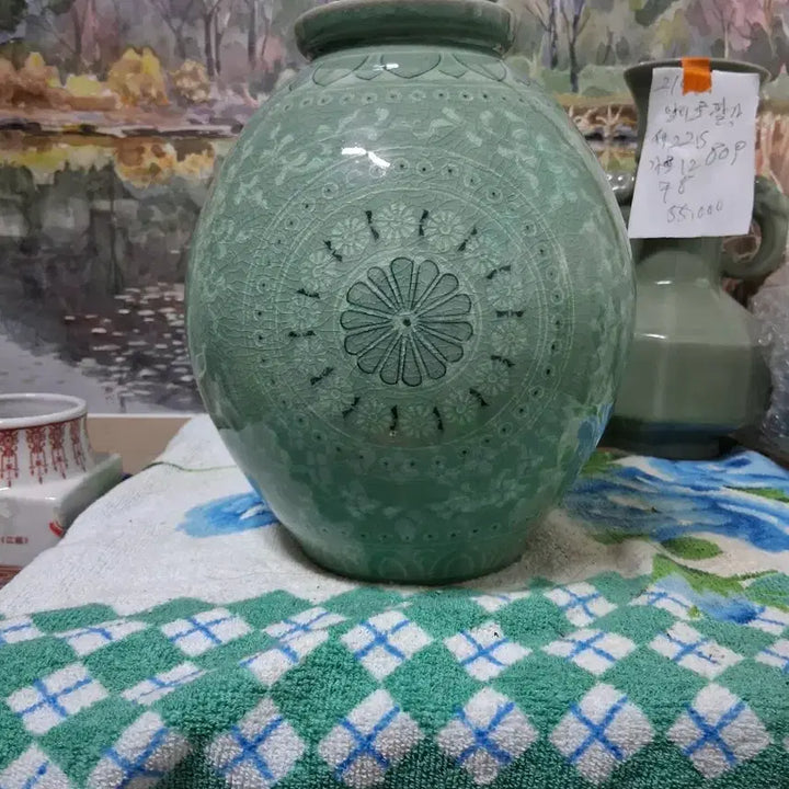 [BUNJANG] Celadon Porcelain Chrysanthemum Motif Small Jar / 흙백삼감 국화문 소호