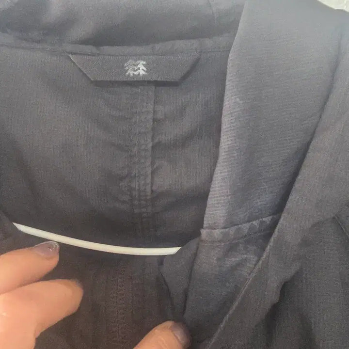 [SOLD OUT] KOLON SPORT 검정색 후드 바람막이