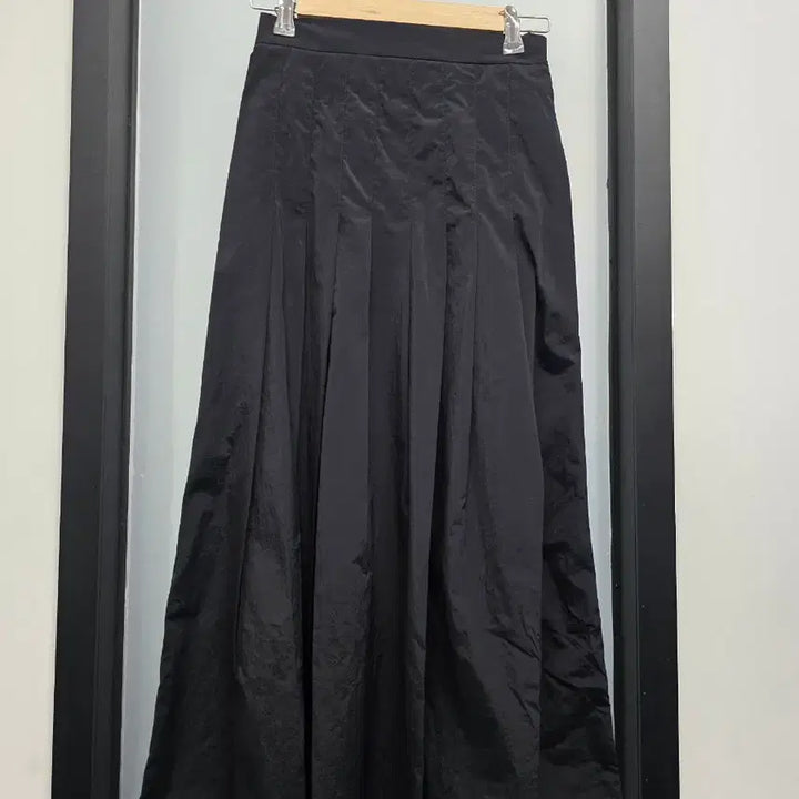 [SOLD OUT] SONJO 뒷밴딩 나일론 롱스커트