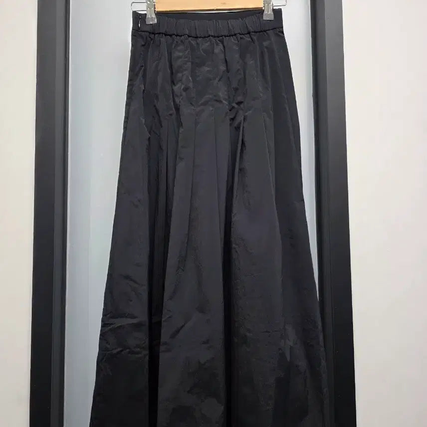 [SOLD OUT] SONJO 뒷밴딩 나일론 롱스커트